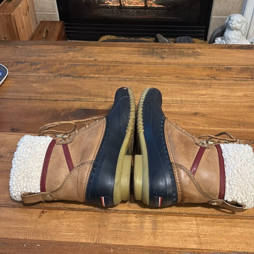Tommy Hilfiger Brown and Black Winter Boots - Picture 5 of 6
